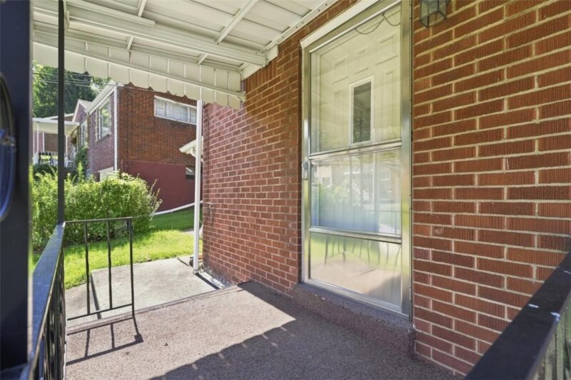 522 Naysmith Rd — photo 3