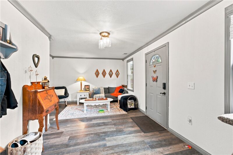 120 Morton Avenue — photo 3