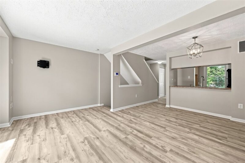 902 Lynwood — photo 7