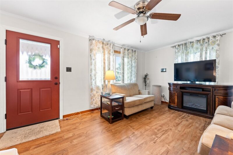 44 Montraver Drive — photo 2