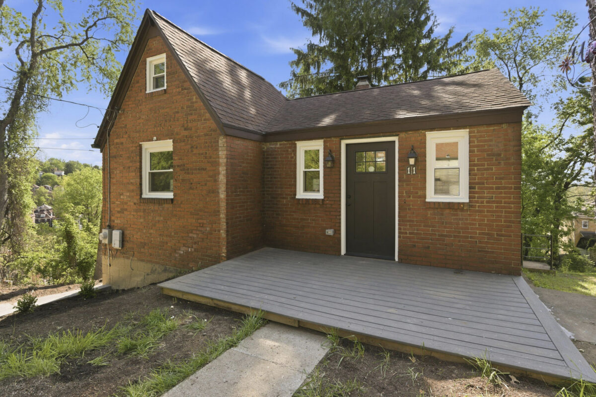 11 Lee AVENUE — photo 1