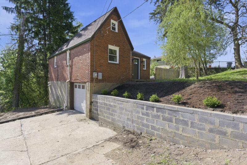 11 Lee AVENUE — photo 2