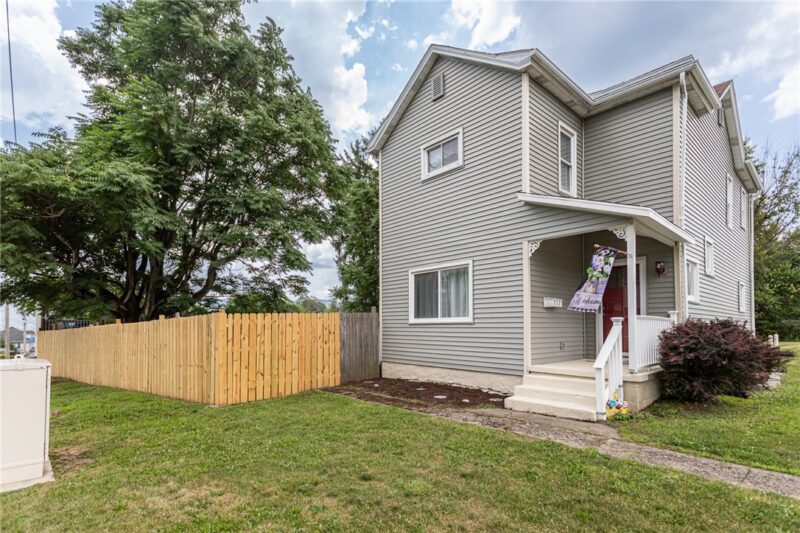 353 Derrick Ave — photo 3