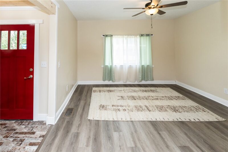 353 Derrick Ave — photo 6
