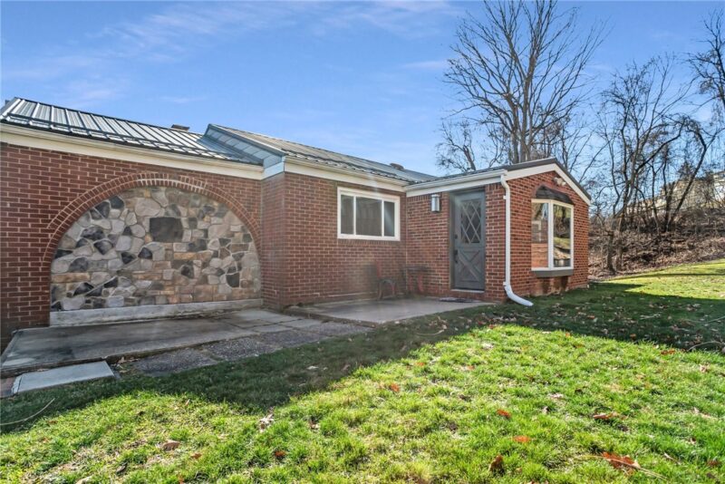 210 Linden Ave — photo 3