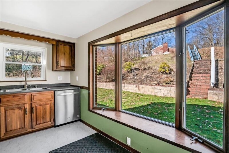 210 Linden Ave — photo 4