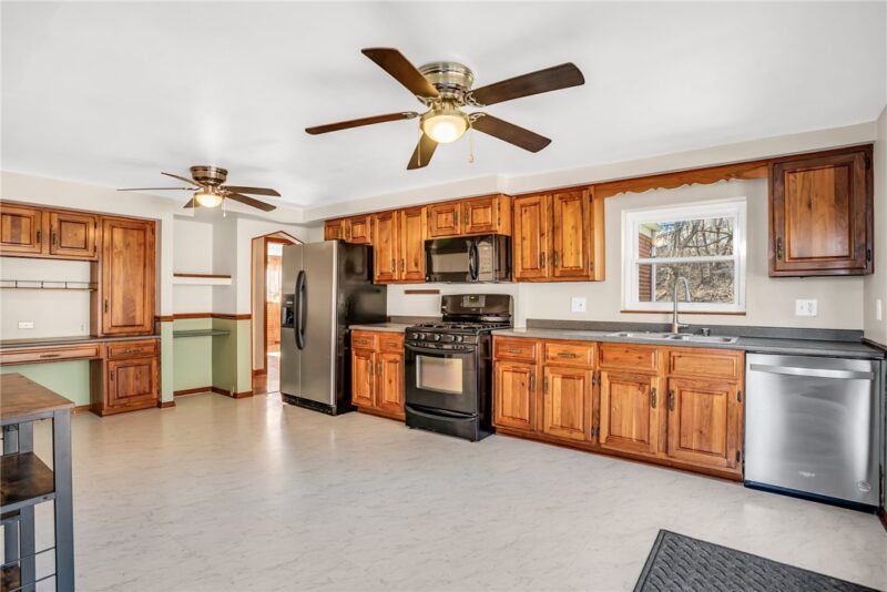 210 Linden Ave — photo 5
