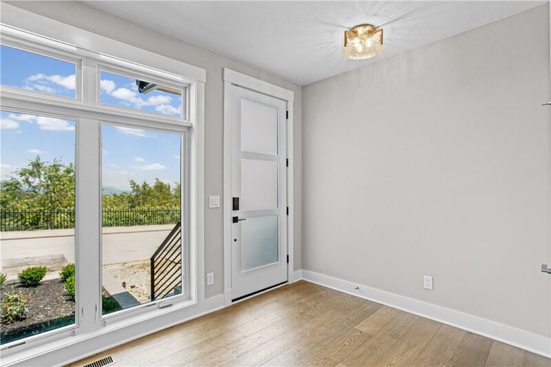 1607 Grandview Avenue — photo 2