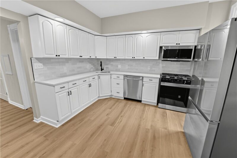 1428 Dormont Ave — photo 4