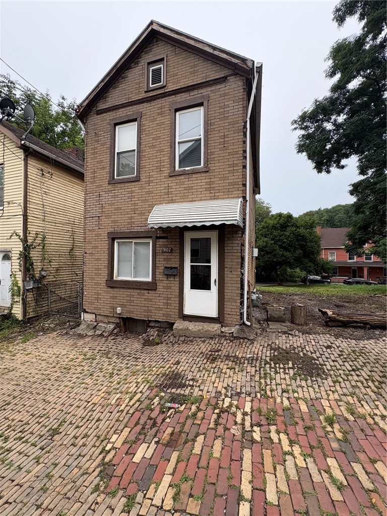 907 Walnut Street — photo 1