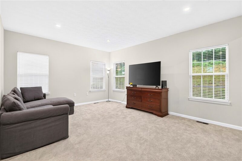 1319 Francis Way — photo 8