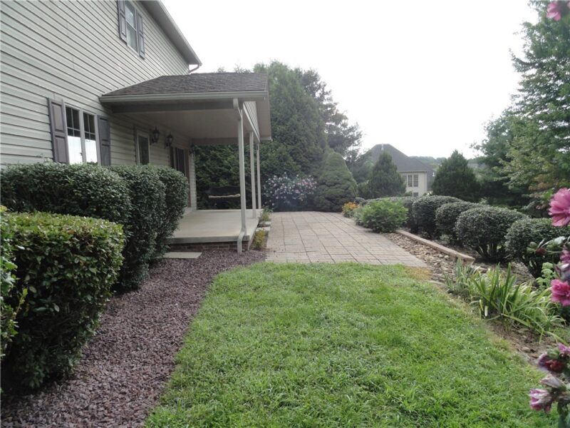104 Spring Ridge DRIVE — photo 3
