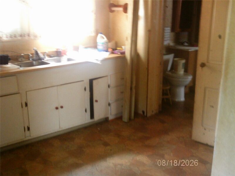 124 N Shenango St — photo 3