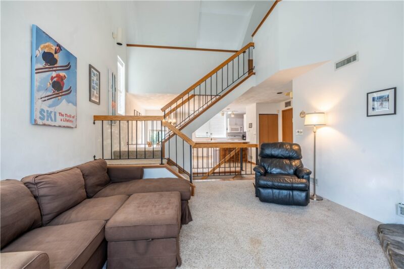 8036 Meadowridge Dr — photo 3