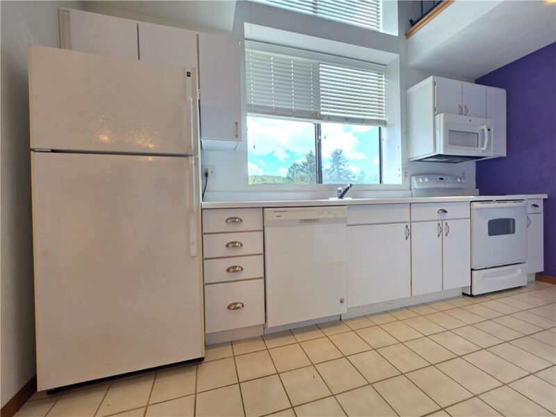 8036 Meadowridge Dr — photo 5