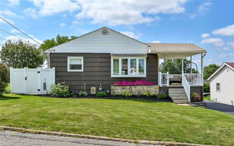 717 June Lee St — photo 2