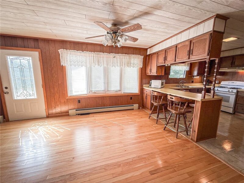 552 Queenstown Rd — photo 3