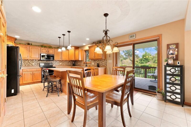 760 Westminster Dr — photo 5