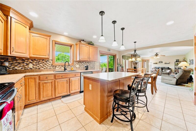 760 Westminster Dr — photo 6
