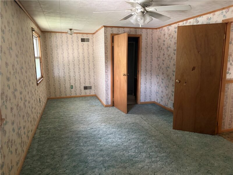 705 Clearview Dr — photo 2