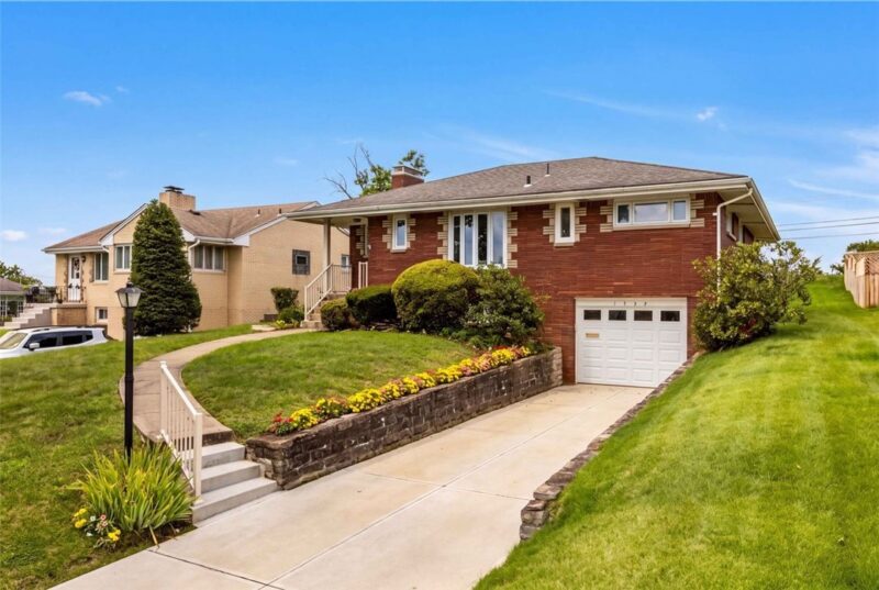1722 Worcester Drive — photo 2