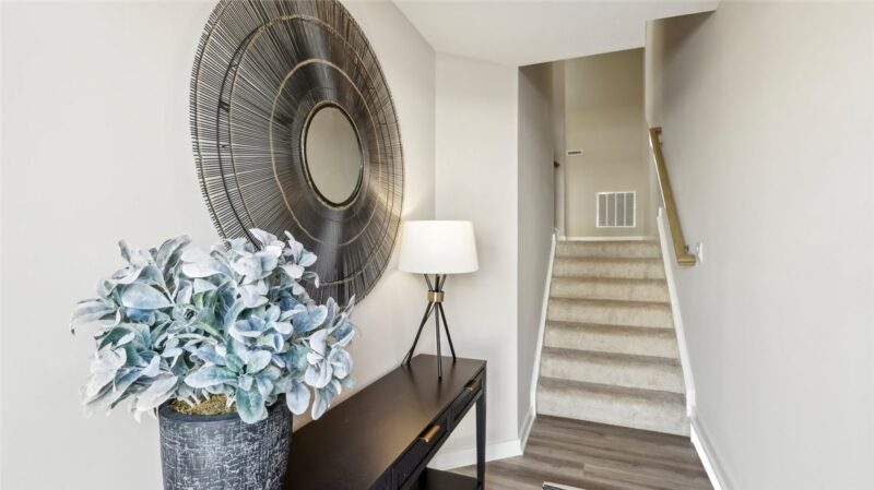 724 Olivia Street — photo 2