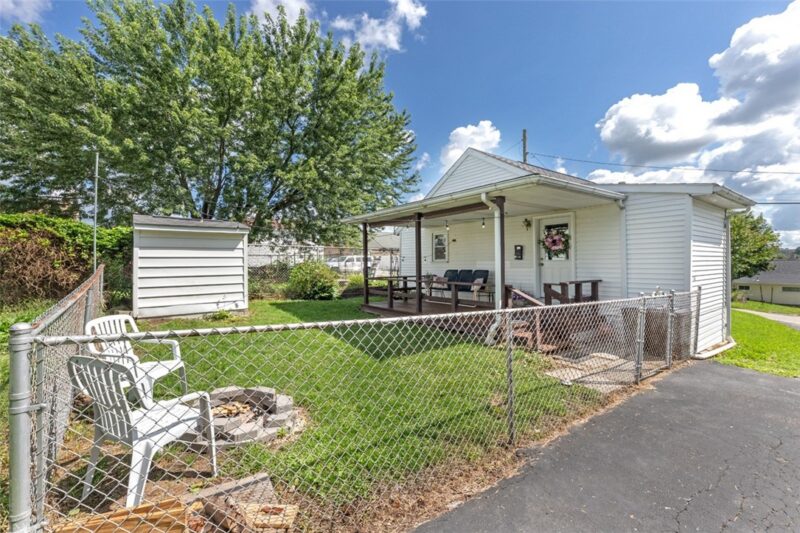 124 Reed Ave — photo 2