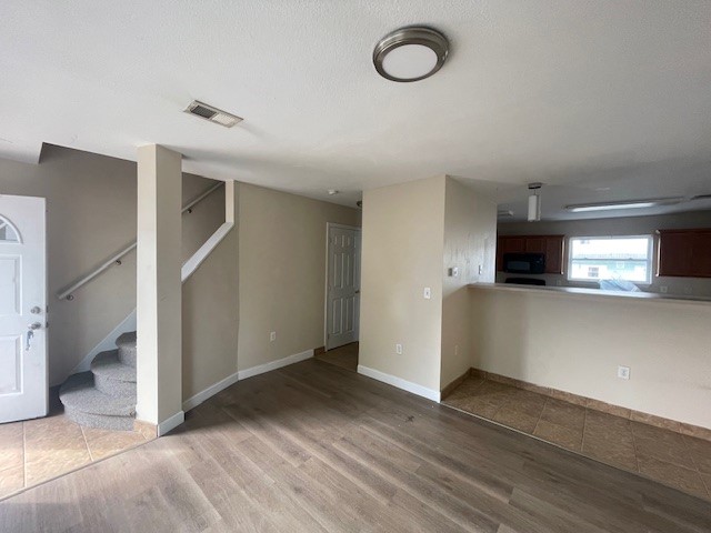 151 Plum Way — photo 3