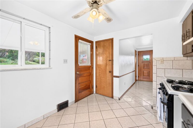 439 Greenwood Ave — photo 5