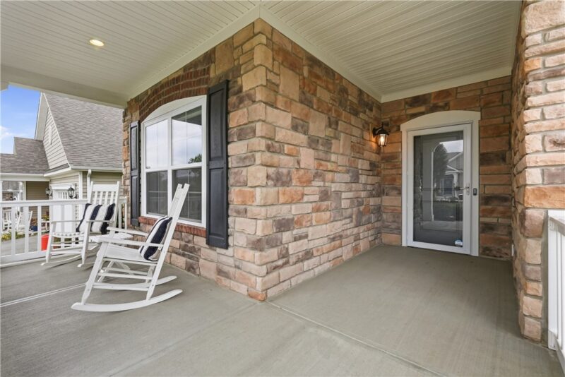 211 Bridle Lane — photo 4