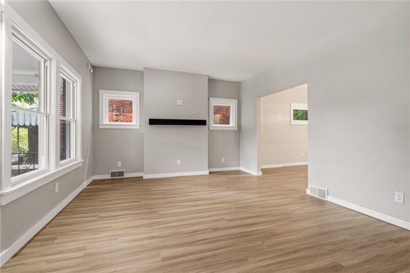 2313 Tilbury Ave — photo 8