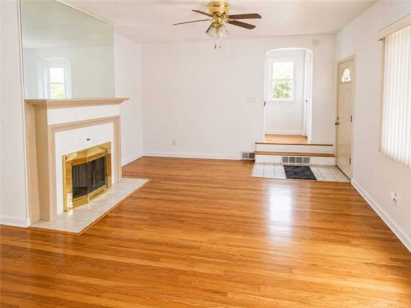 180 Freeport Rd — photo 4
