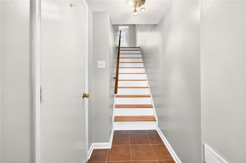 215 Timber Trail — photo 3