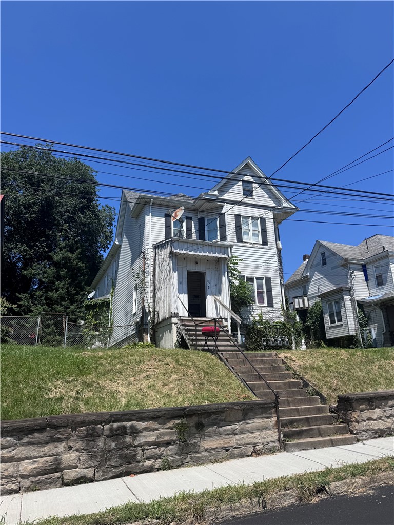 116 Hall Ave — photo 2