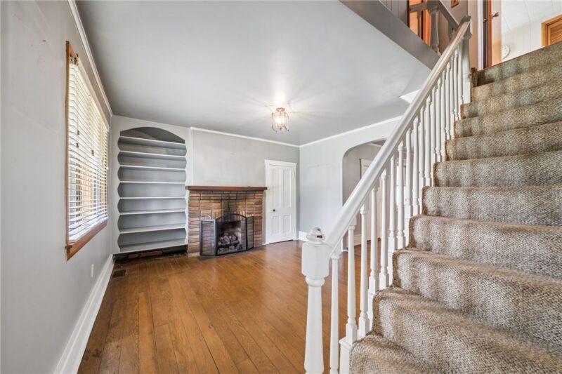 127 Carmichaels Street — photo 2