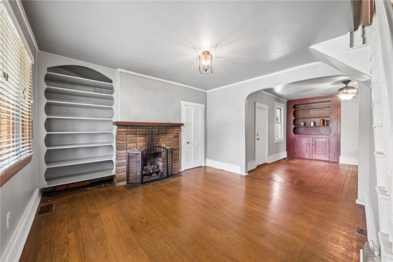 127 Carmichaels Street — photo 3