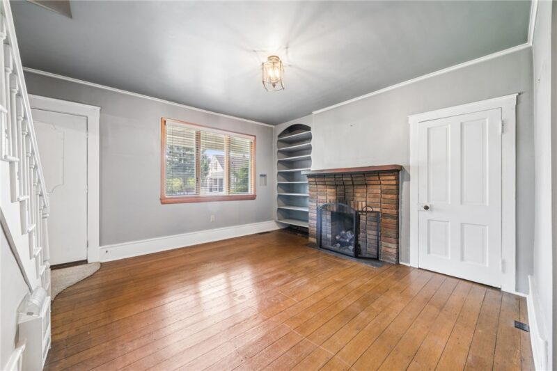 127 Carmichaels Street — photo 4
