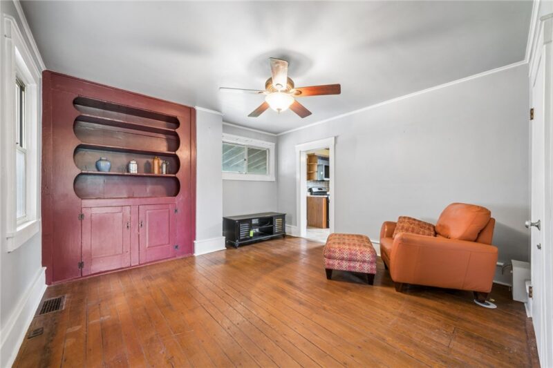 127 Carmichaels Street — photo 6