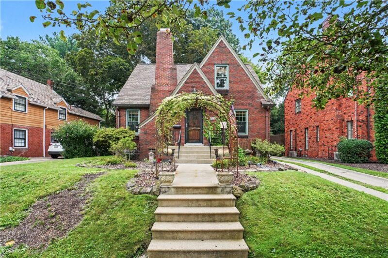 726 Harden Dr. — photo 2
