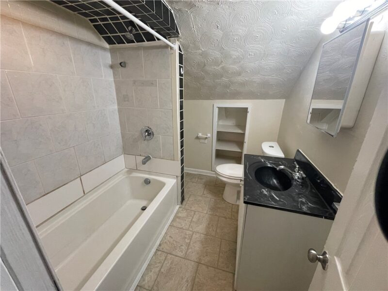 10088 Grandview Ave — photo 7
