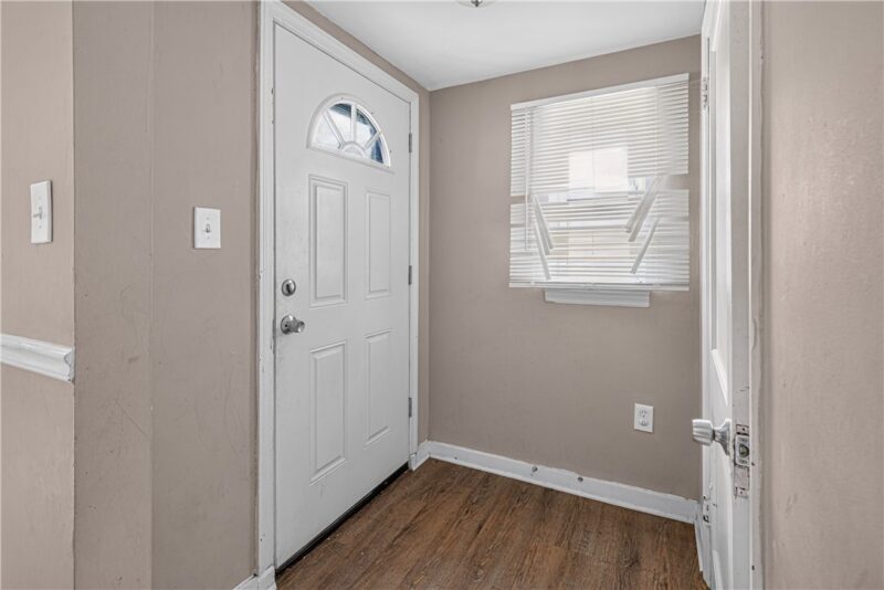 236 Hulton Rd — photo 3