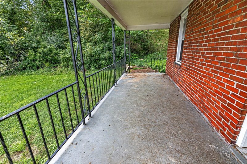 408 Dersam St — photo 4