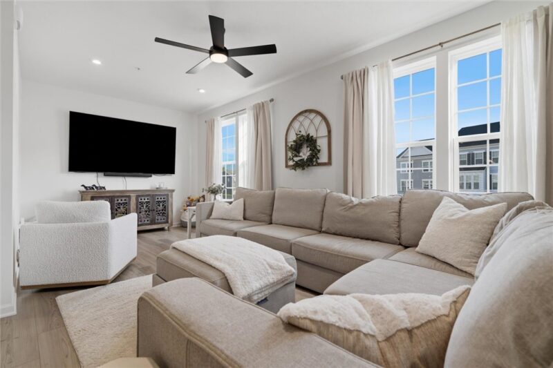 650 Olivia St — photo 3