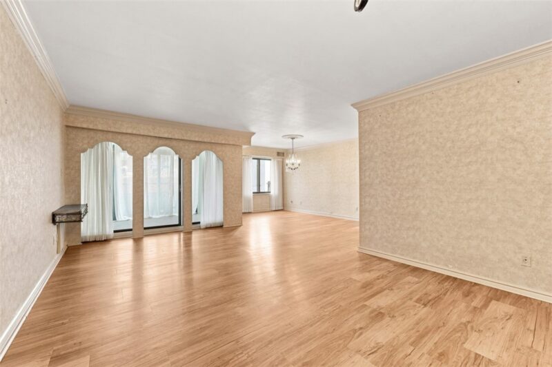 307 S Dithridge St 505 — photo 5