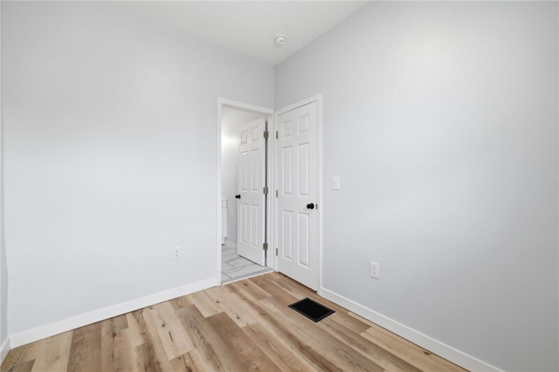 220 E 15th Street — photo 4