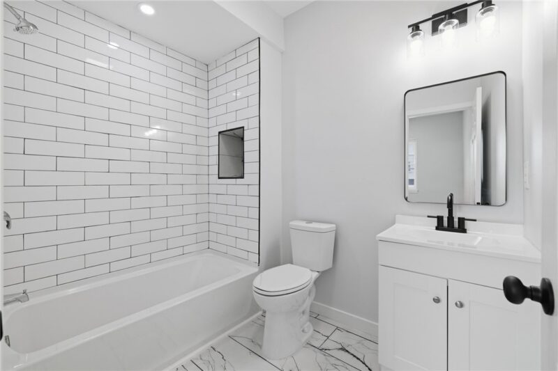 220 E 15th Street — photo 5