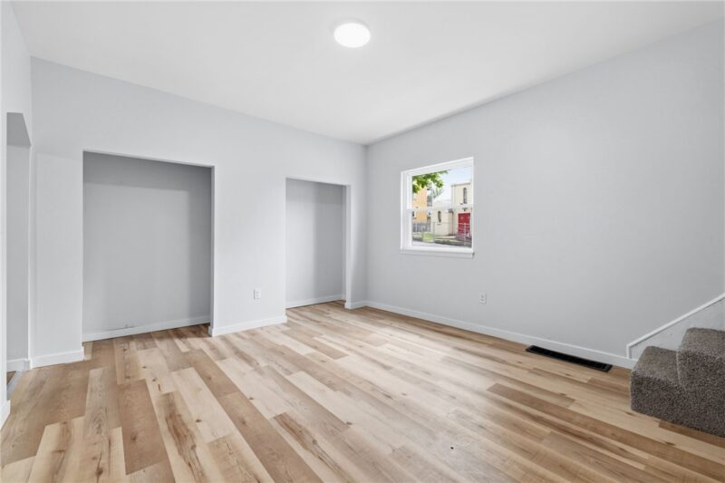 220 E 15th Street — photo 6