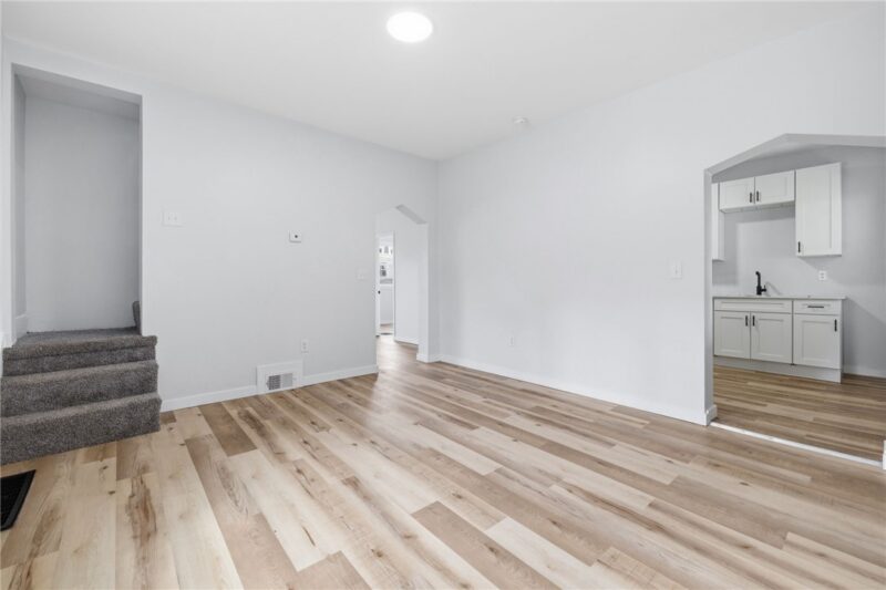 220 E 15th Street — photo 7