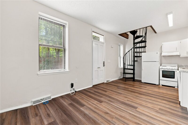 614 Jacksonia St — photo 8