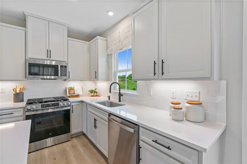 118 Lobenro Drive — photo 4